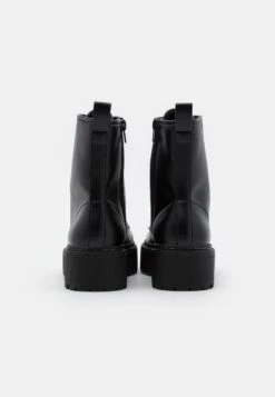 Even&Odd Stivaletti Con PlateauBlack Donna Stivaletti EV411N0BI-Q11 -Vendite Even&Odd 7cfb295fb7de456c82fb6f86843dadcb